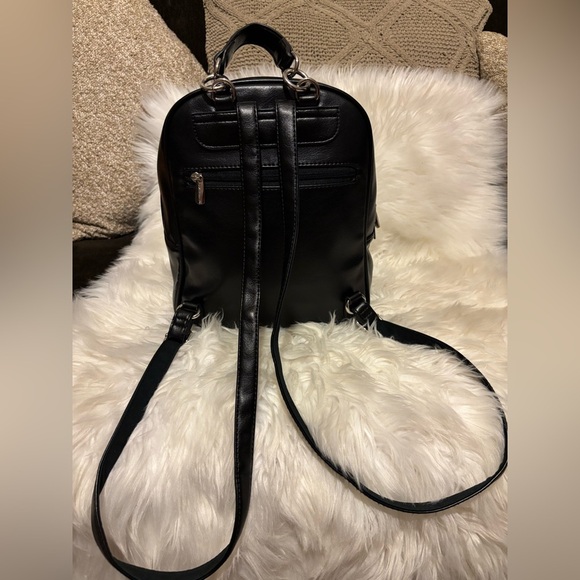 💛💚DAVID JONES  PARIS 
Black Leather 🎒 BACKPACK.💛💚 - Picture 11 of 15